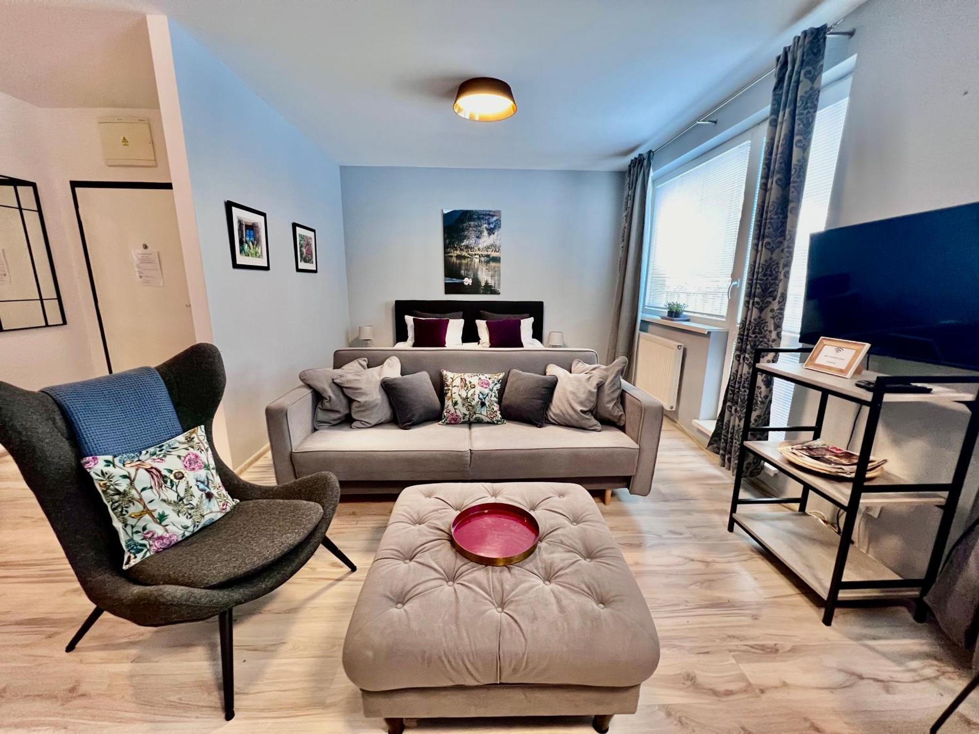 Bl - The Executive Suite, Boru - 24Hr Self Check-In, Free Private Parking, Balcony With Mountain View, 5 Minute Walk To City Center Banská Bystrica Esterno foto